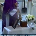 Telemolise del 6.12.2019 – Toro, rientrata la salma di Simonelli ucciso in Venezuela: oggi i funerali